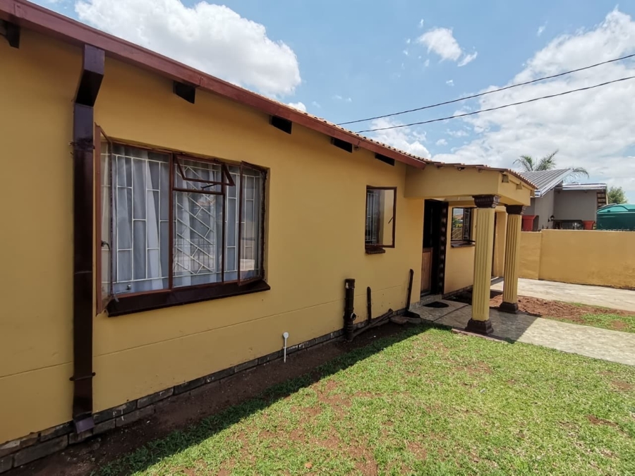3 Bedroom Property for Sale in Lethlabile North West